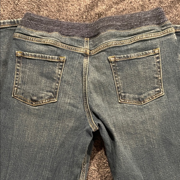 Lands' End Relaxed Fit Jean - Picture 6 of 7